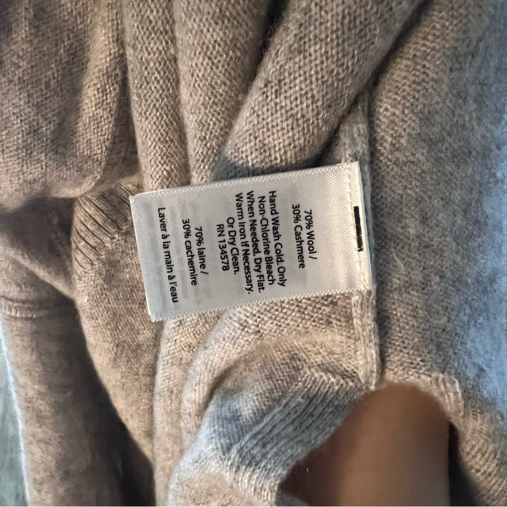Vineyard Vines Cashmere and Wool Light Gray Cowl Neck Sweater - Picture 6 of 6